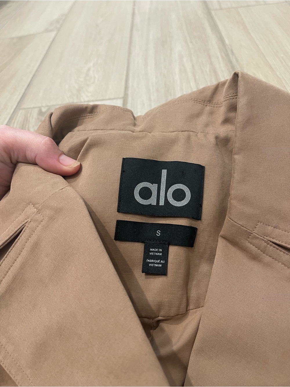 Alo Yoga Prime Trench Coat Jacket Toasted Almond Sz S 4-6 W4620R - Picture 8 of 16